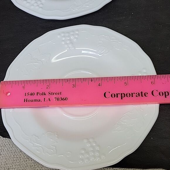 Vintage Indiana Colony Milk Glass Harvest Grapes Saucers (5)Only - Picture 3 of 6